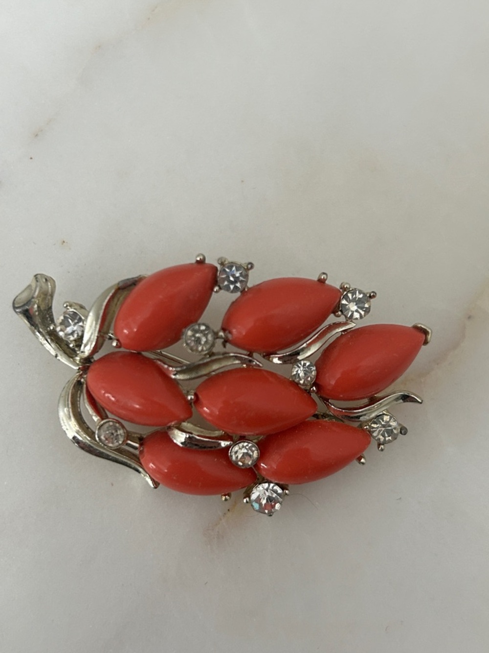 Lisner Coral Leaf Cluster Brooch with Clear Rhinestones